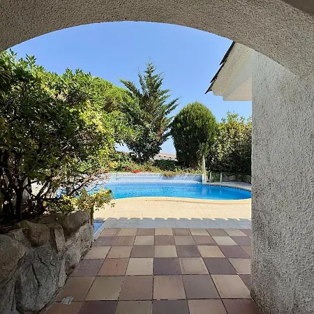 Pool And Private Access 빌라