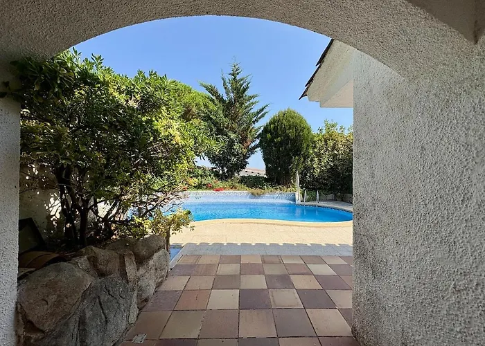 Pool And Private Access 빌라