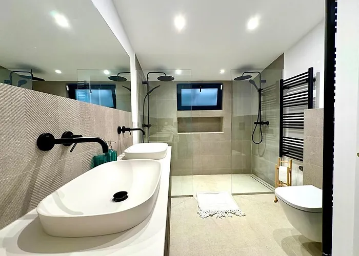 Pool And Private Access 빌라 *