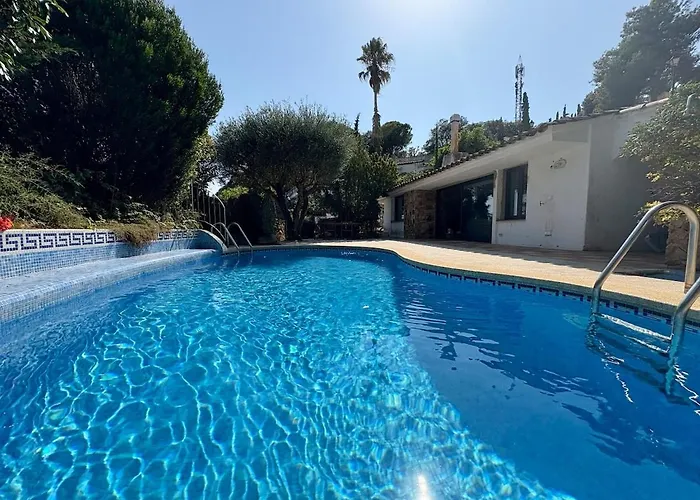 Pool And Private Access 빌라