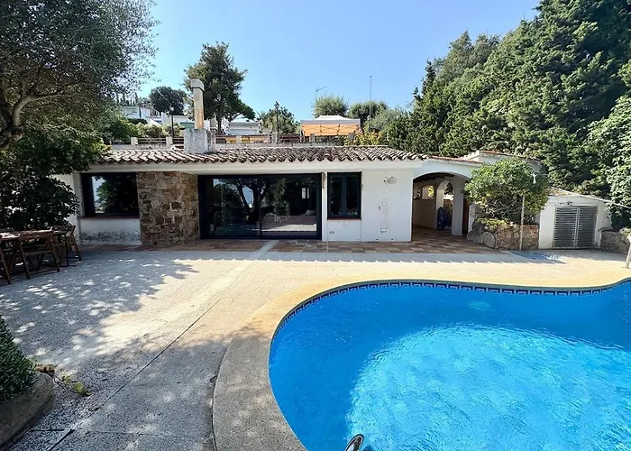 Pool And Private Access 또사데마르