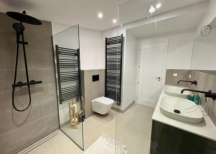 Pool And Private Access 또사데마르