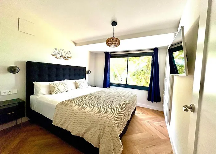 Pool And Private Access Villa Tossa de Mar